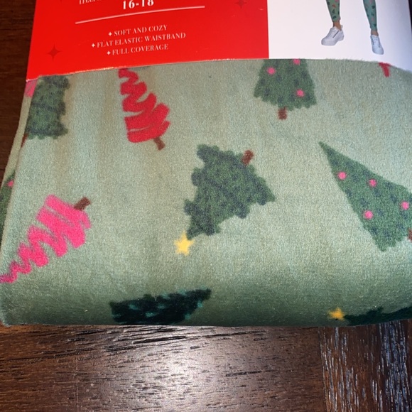 Ladies Ultra Plush Christmas Leggings! 2 pairs! - Picture 3 of 8